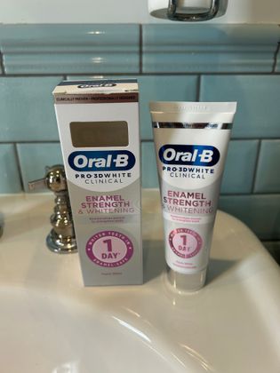 Oral B enamel strength and whitening 