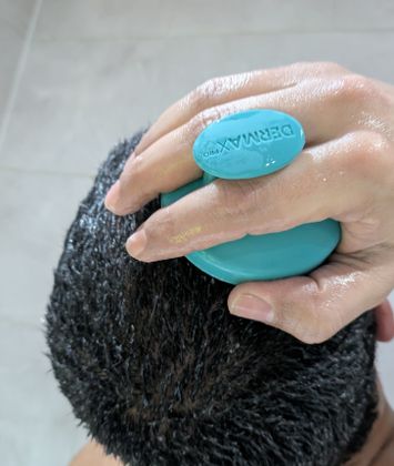 The dermaX pro brush is super flexible and helps massage and distribute the scalp and hair mask onto your head. Having said that, it also feels like getting a wonderful head massage, whilst also conditioning your scalp. Will definitely continue to use