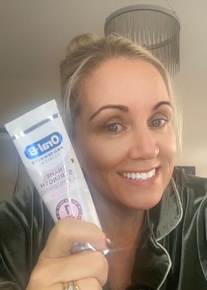 Absolutely love this…my teeth feel strong, white and really clean 24 hours a day. Don’t care how much it costs I am only using this from now on!! 
It’s amazing 🤩 