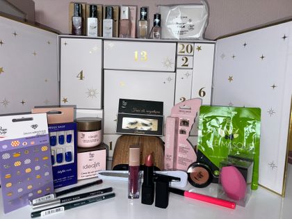 Voici mon calendrier de l’Avent Peggy Sage avec ses 24 produits de beauté ! 😍✨ J’ai hâte de découvrir chaque petite surprise et de tester tous ces produits ! 💖💄