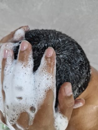 Old spice x tomorrowland 3 in 1 lathers really well and helps keep hair, face and body feeling and smelling clean.